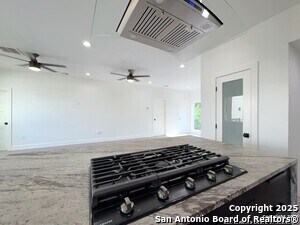 Building Photo - 2615 S Flores St