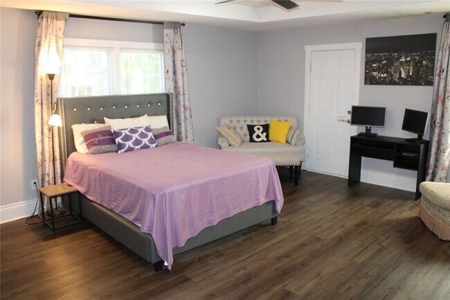 Building Photo - 4495 Kent Rd