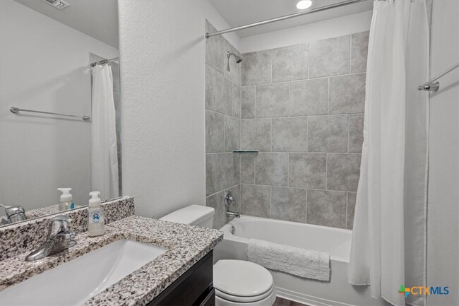 Building Photo - 3885 Lorenzen Ct