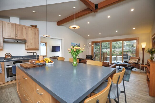 Building Photo - Furnished Mesa Hideaway!