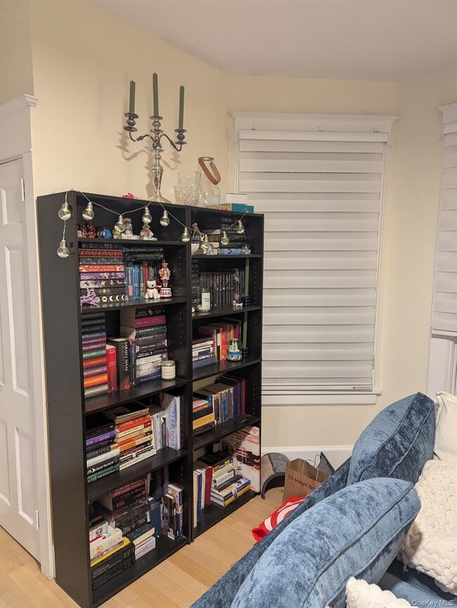 Building Photo - 71 Longview Ave