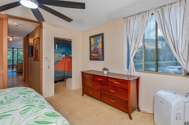 Building Photo - Furnished, One Bedroom/One Bathroom, Ocean...