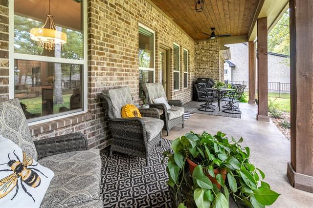 Building Photo - 245 Colonial Dr