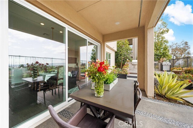 Building Photo - 545 Serrano Summit Dr