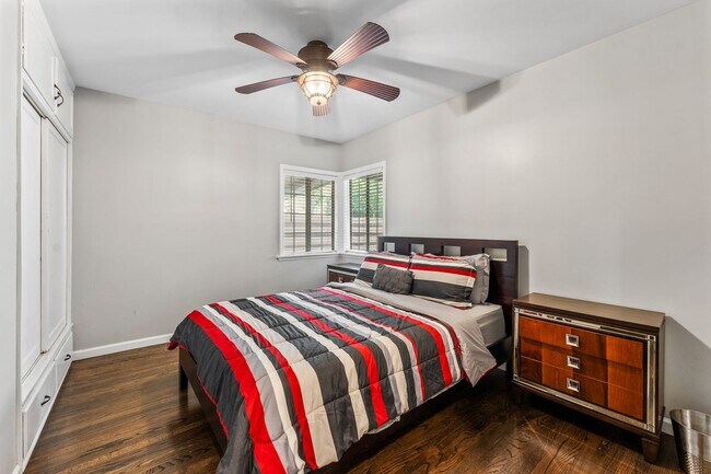 Building Photo - 1537 El Prado Ave