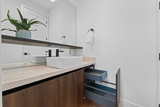 Building Photo - 6711 Housman