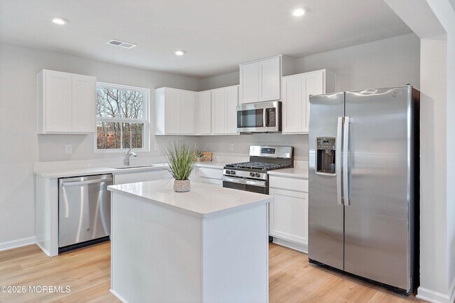 Building Photo - 602 Cyprus Ct