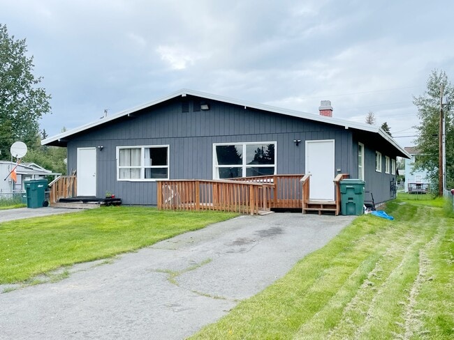 Primary Photo - 6613 E 10th Ave