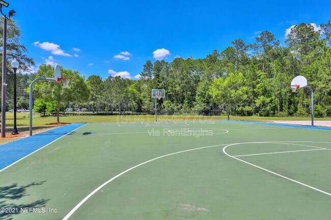 Building Photo - 2202 S Cranbrook Ave