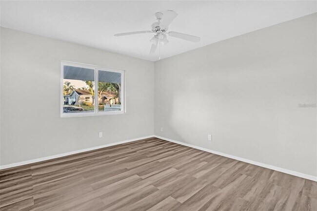 Building Photo - 12392 Cumberland Dr