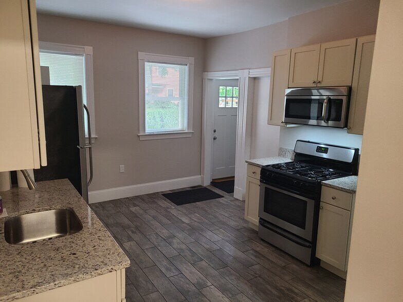 Primary Photo - 26 Bentley St