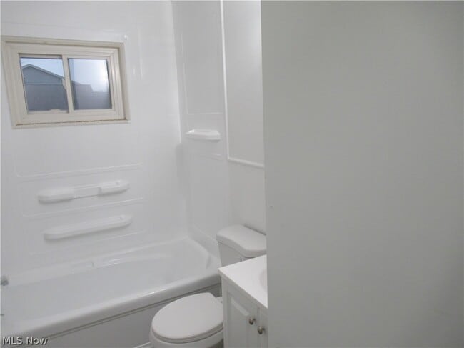 Building Photo - 1811 E 298th St