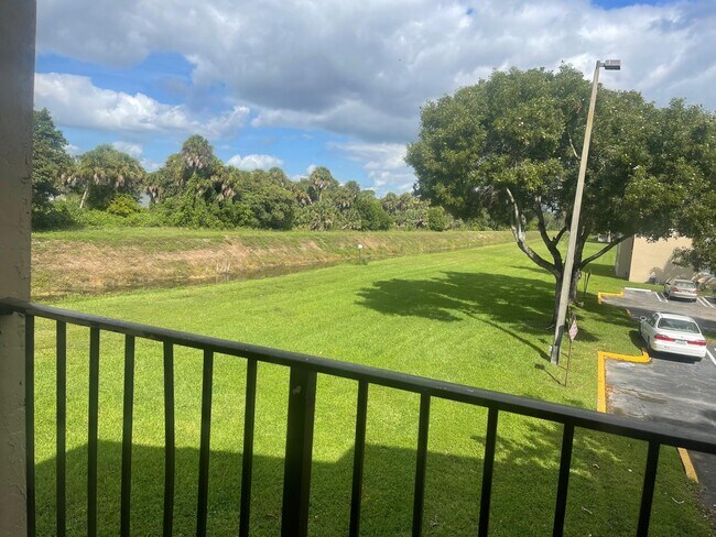 Building Photo - 1089 Benoist Farms Rd