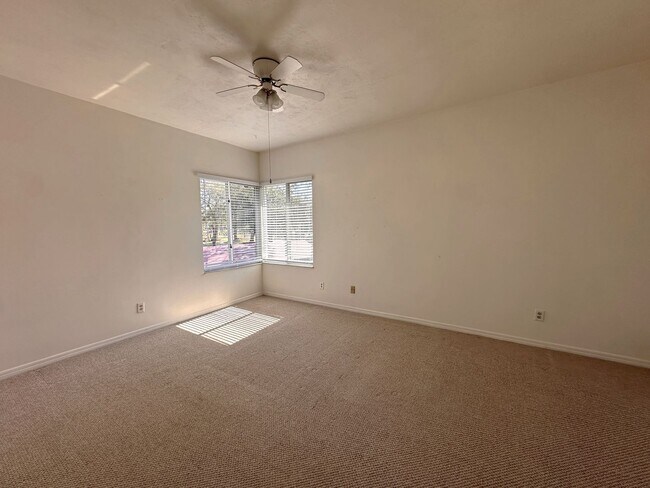 Building Photo - 2 Bedroom 2 Bath in Plantation Bay in Ormond Beach