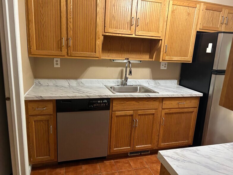 Building Photo - 11 Sunstone Dr