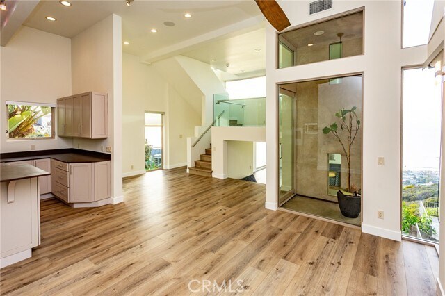 Building Photo - 805 Katella St