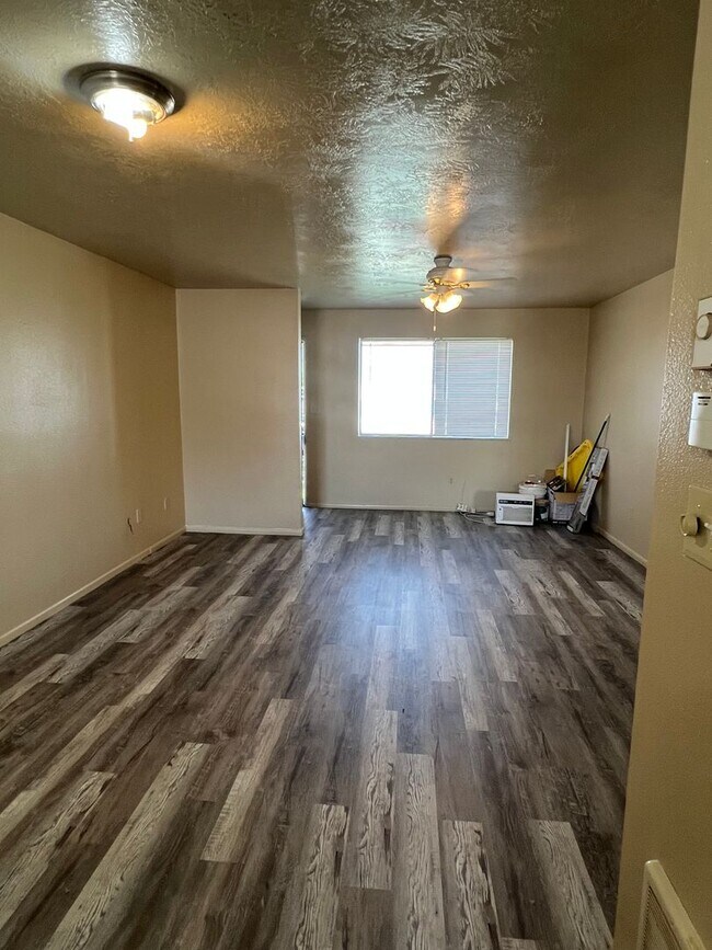Building Photo - 323-331 N 1600 W