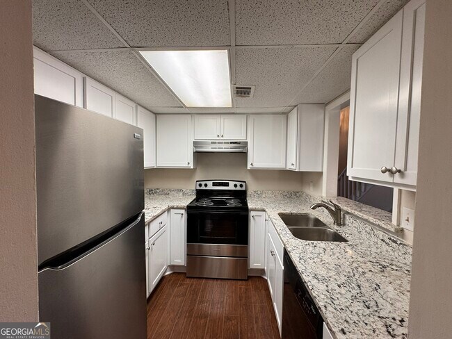 Building Photo - 1717 Wynndowne Trail