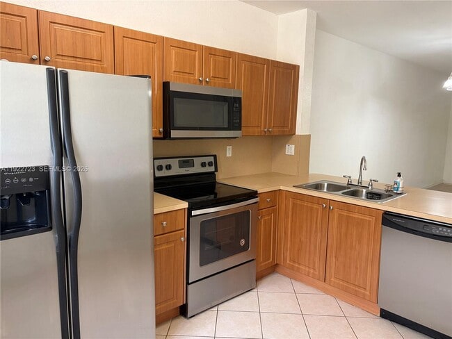 Building Photo - 8831 S Isles Cir