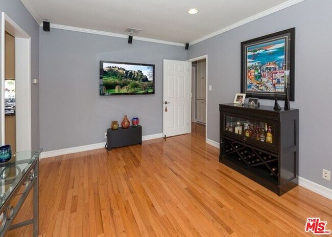 Building Photo - 1488 S Durango Ave