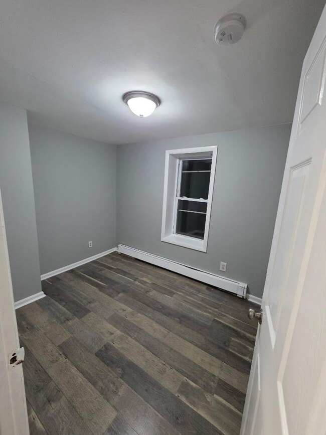 Building Photo - 204 Elizabeth Ave