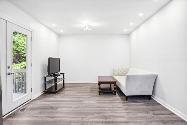 Building Photo - 10145 Rillridge Ct