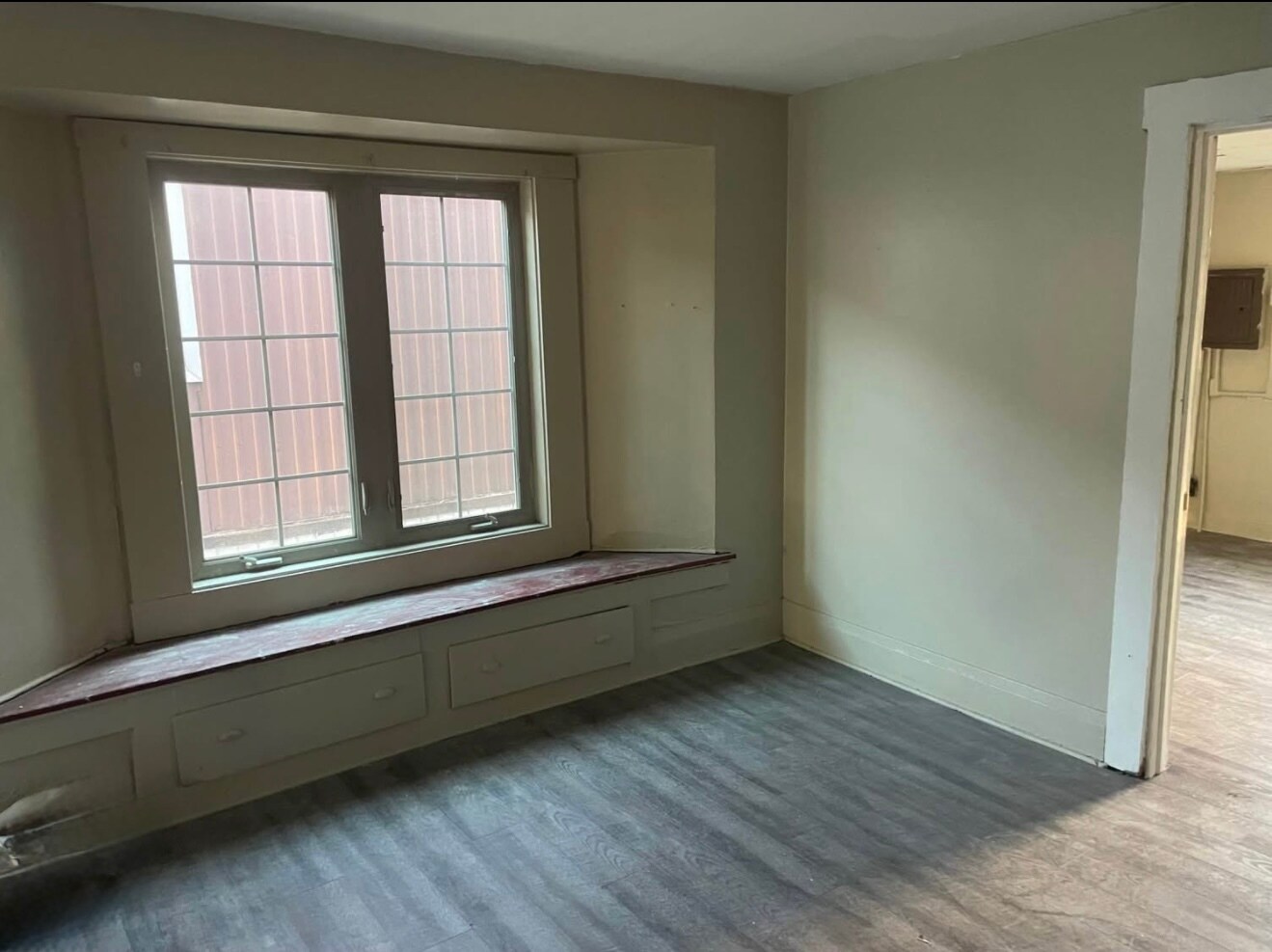 Building Photo - 108 Miller St