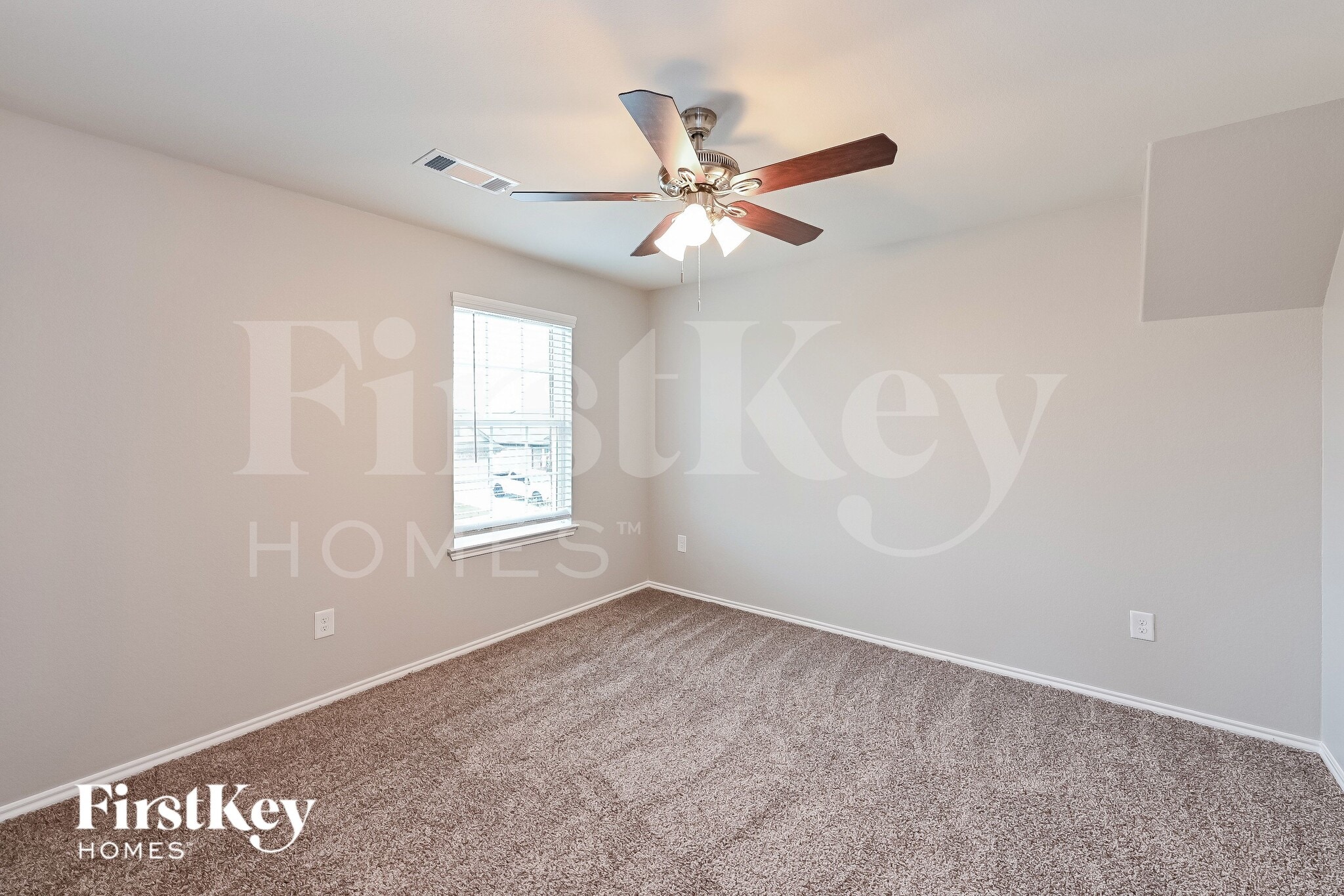 Building Photo - 5835 Big Bluestem Ln