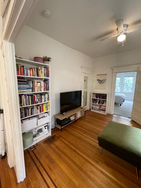 Building Photo - 412 Monroe St