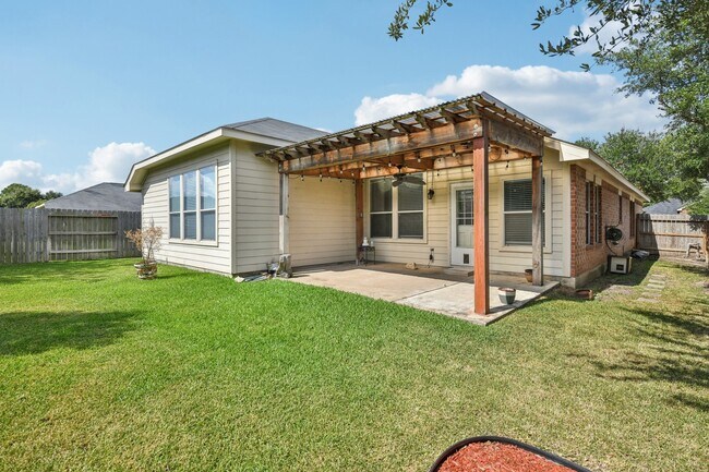 Building Photo - 3026 Sunset Park Dr
