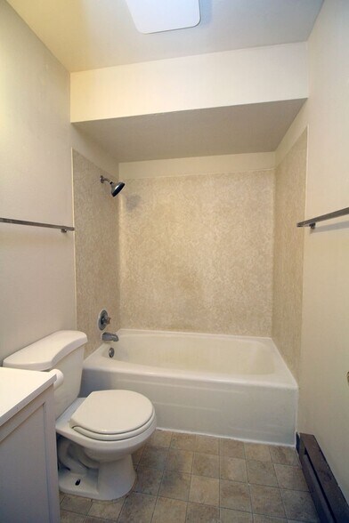 Building Photo - 1630-1632 NE 81ST AVE