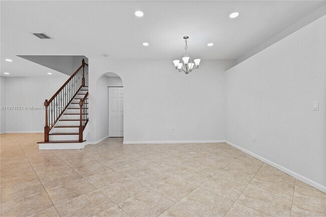 Building Photo - 2658 Sawyer Terrace