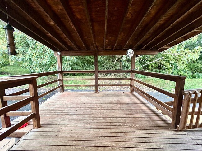 Building Photo - 4-Bedroom, 2-Bathroom Home In Lancaster!