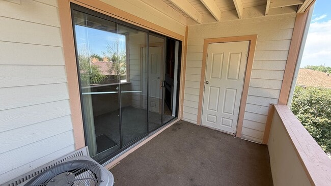 Building Photo - Spacious 2-bedroom Condo available in Aurora