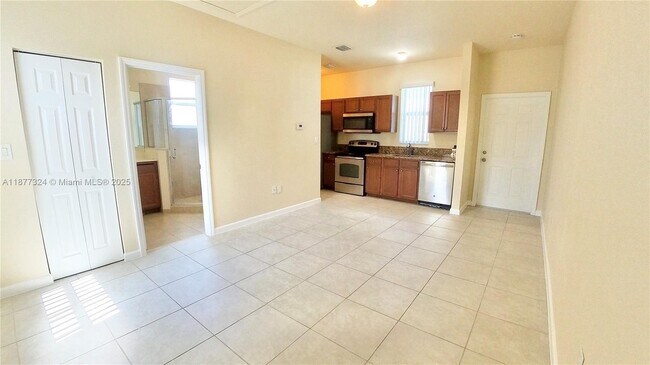 Building Photo - 9204 SW 170th Ct
