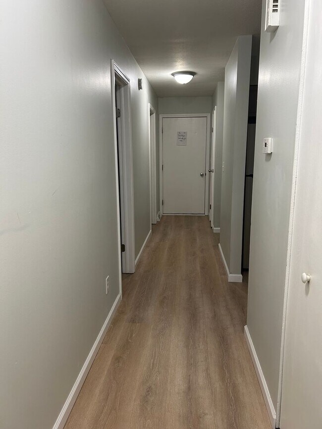 Building Photo - 926/928 Sprucewood Ln