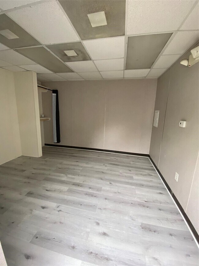 Building Photo - 24467 Linda Ln