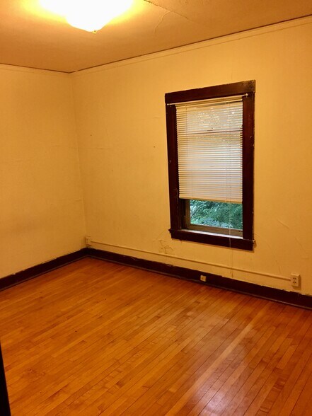 Building Photo - 1140 Jenifer St