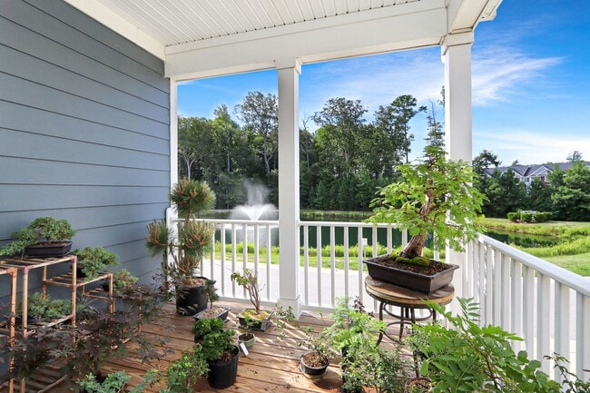 Building Photo - Low Maintenance Condo Living