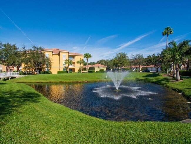 Building Photo - 5035 Fairways Cir