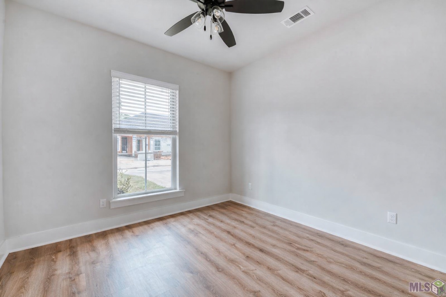 Building Photo - 8065 Lockhart Rd