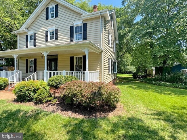 Building Photo - 28250 Old Village Rd