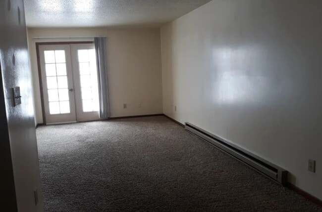 Building Photo - 700 W Main St