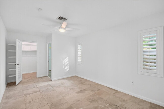 Building Photo - 699 NW 16th Ave