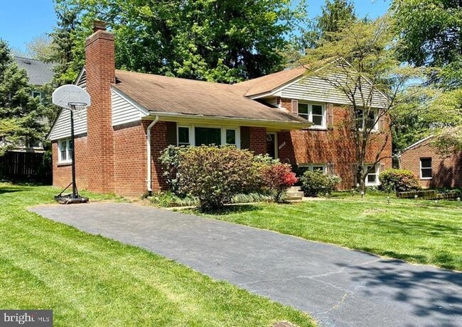 Building Photo - 1410 Pathfinder Ln