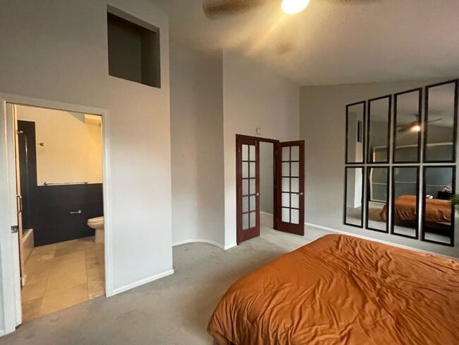 Building Photo - LOCATION LOCATION!! Contemporary & Updated...