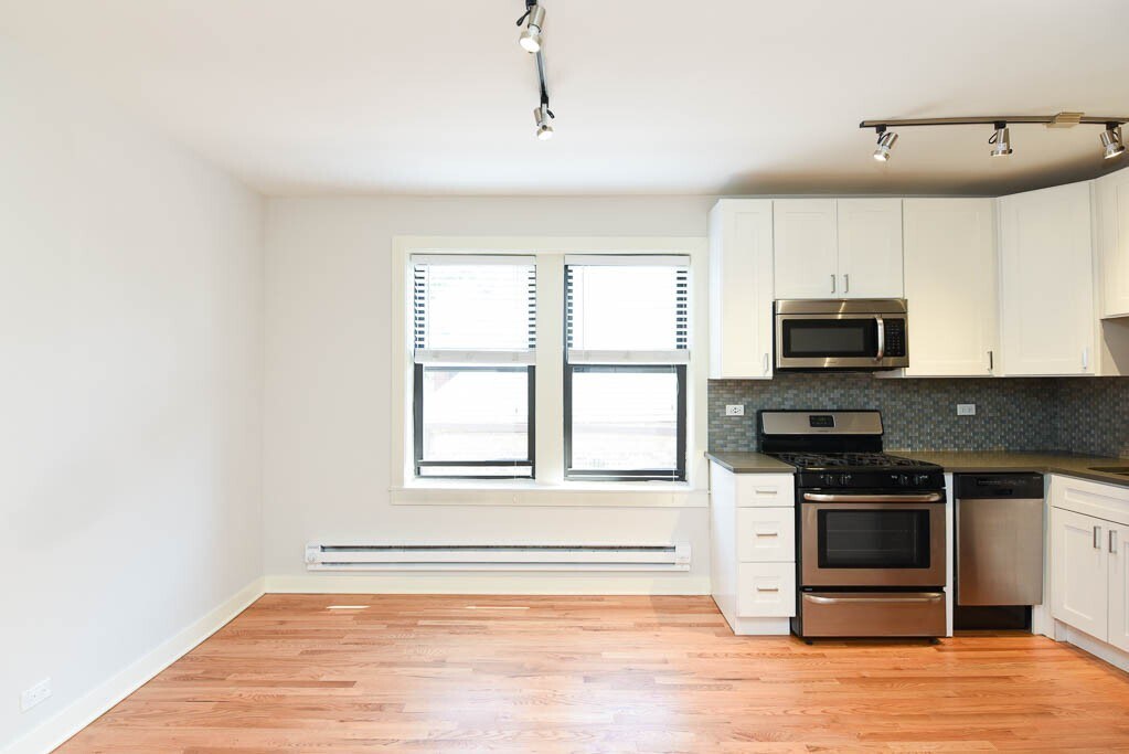 Building Photo - 2423 N Kedzie Blvd