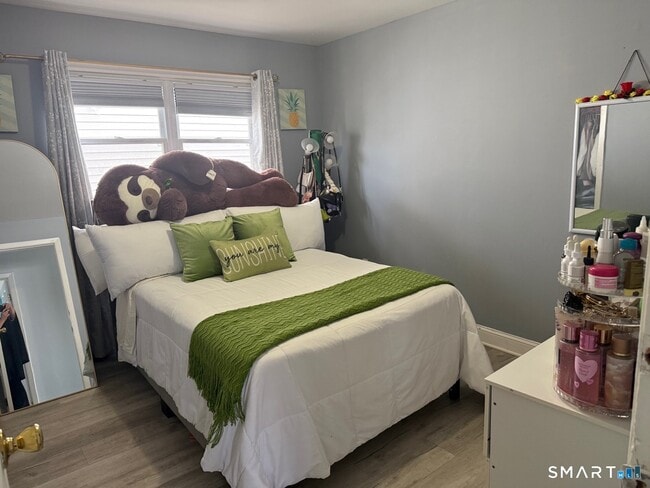 Building Photo - 524 Beechmont Ave