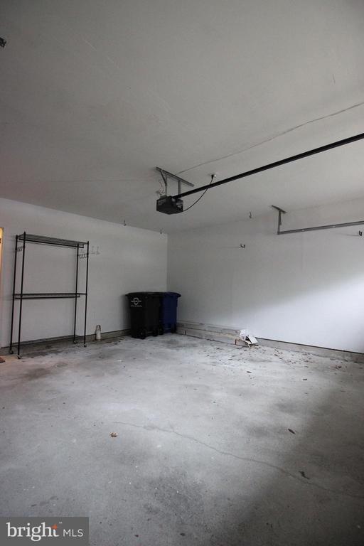 Building Photo - 10470 Courtney Dr