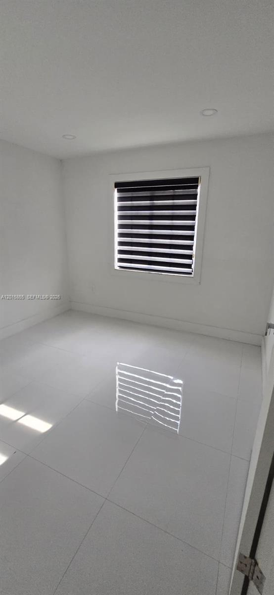 Building Photo - 2461 W 76th St